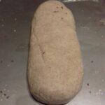 egyszerű kenyér buciba formázva